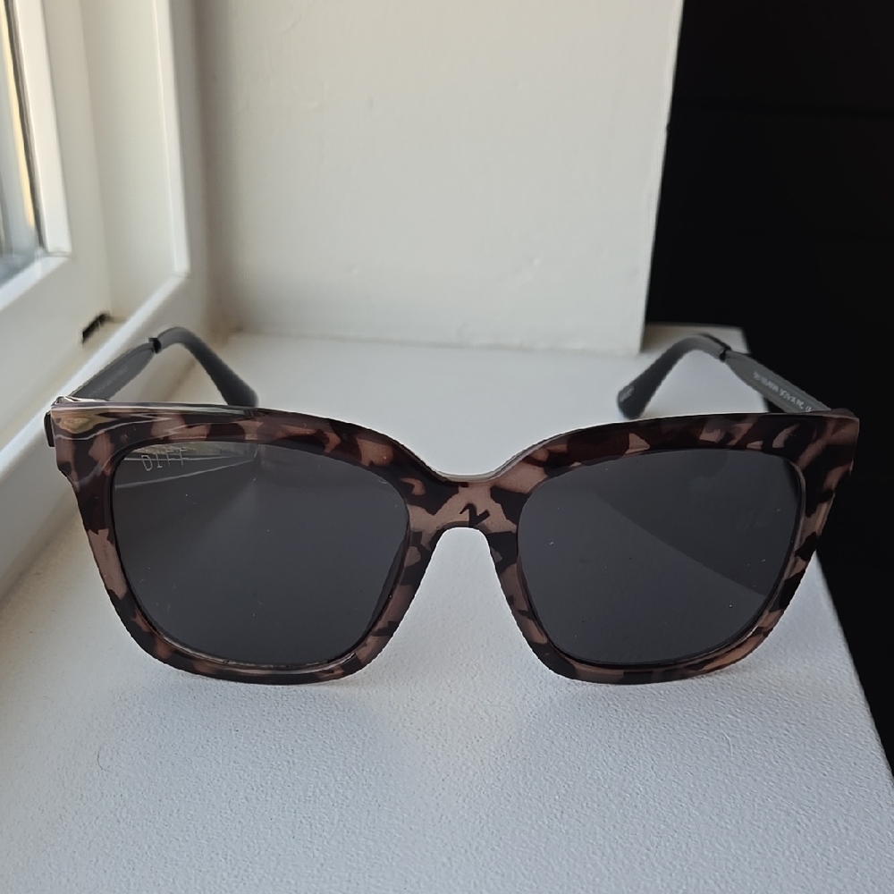 Diff Charitable Hailey Sunglasses